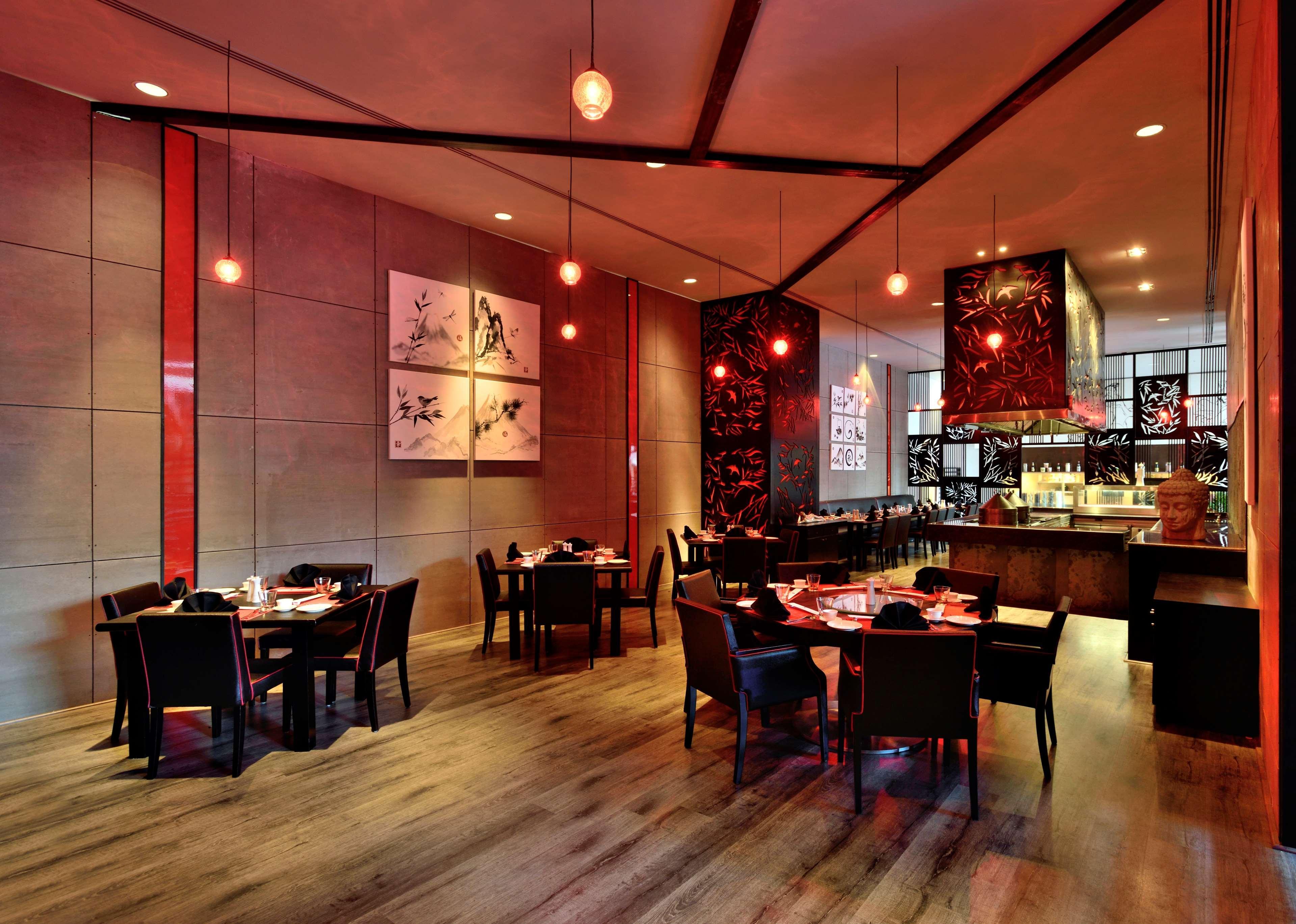 Radisson Blu Plaza Hotel Hyderabad Banjara Hills Eksteriør billede The interior of a restaurant